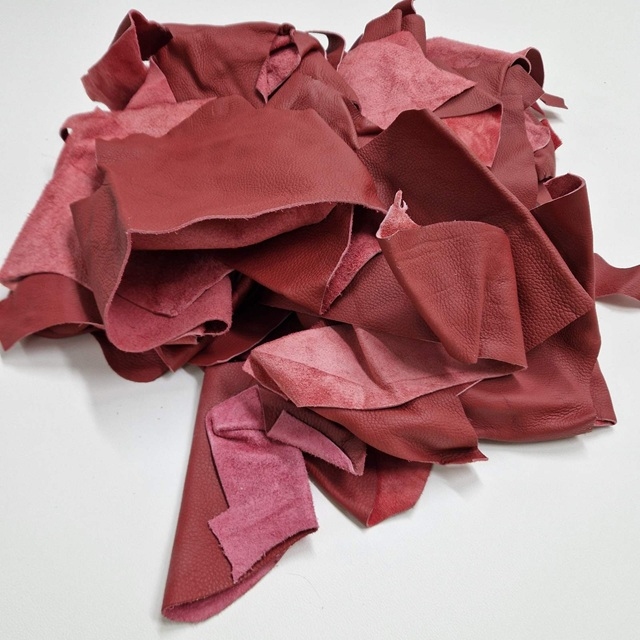 Ostanki naravnega usnja RDEČA paket 1 kg