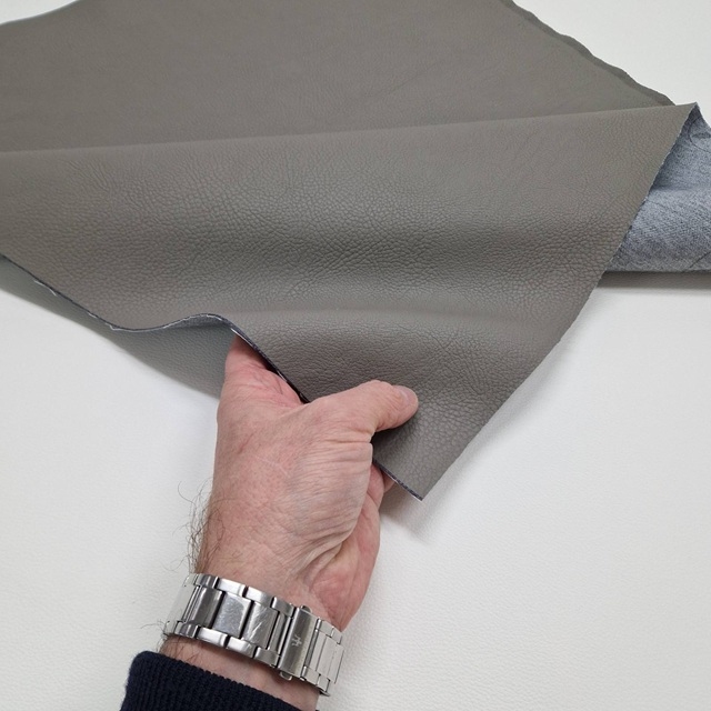 Umetno usnje, kos 80x65cm, rjavo-siva