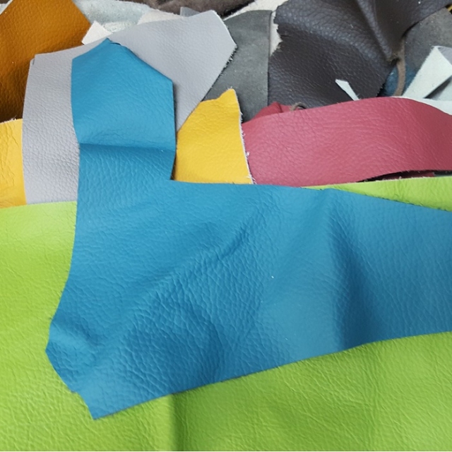 Ostanki naravnega usnja VEČBARVNI paket: 2kg + 2kg GRATIS = 4kg