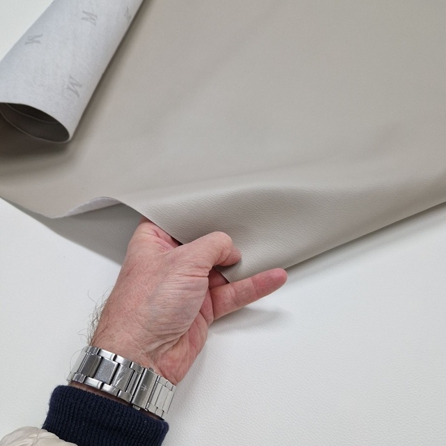 Umetno usnje, kos 140x55cm, bež