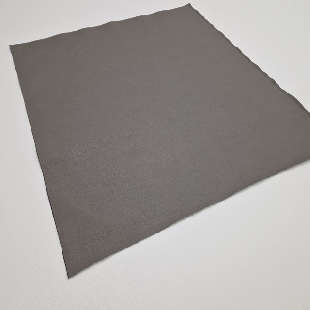 Umetno usnje, kos 80x65cm, rjavo-siva