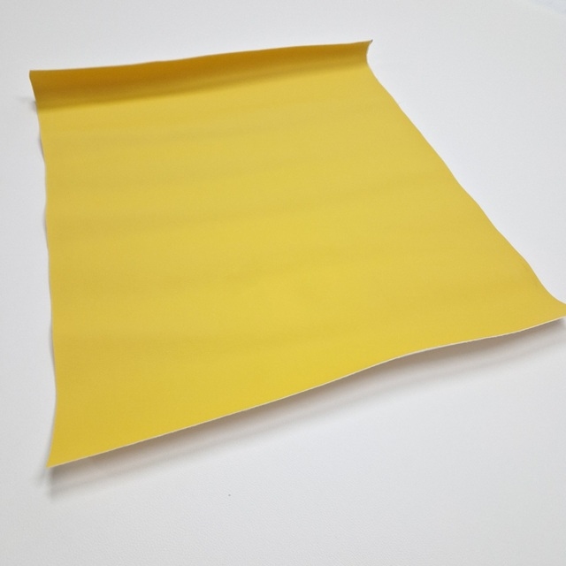 Umetno usnje, kos 60x52cm, rumena