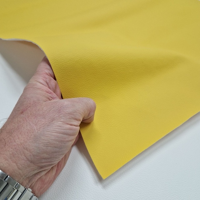 Umetno usnje, kos 60x52cm, rumena