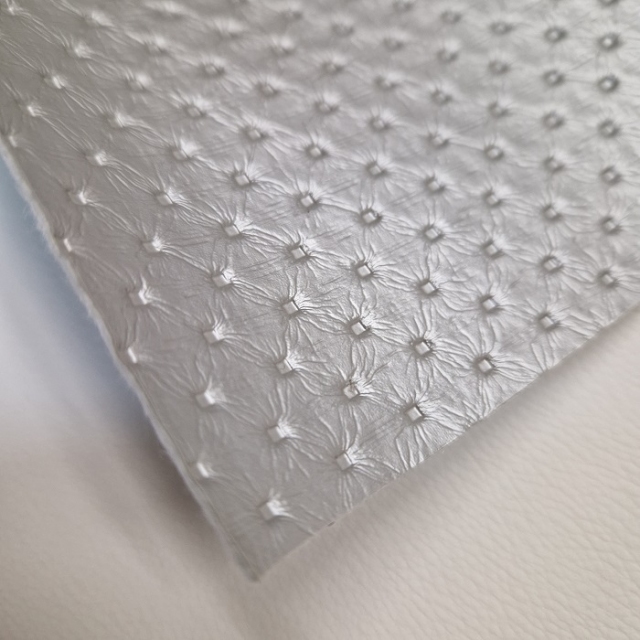 Umetno usnje, kos 68x58cm, srebrna