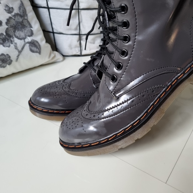 Bulerji z debelejšim podplatom sivi: 36, 37, 39