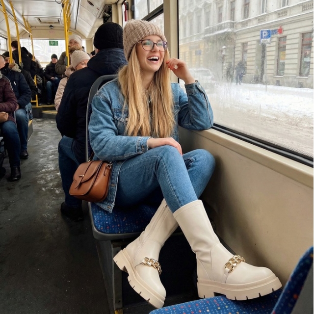 Modni gležnarji z debelejšim podplatom bež:  37, 38