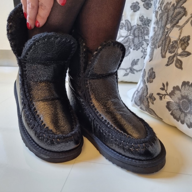 Črni zimski škornji: 36, 38